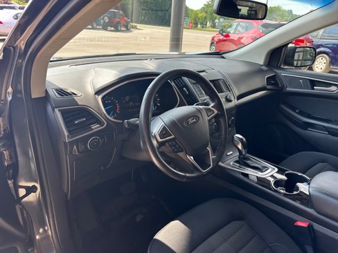 Used 2018 Ford Edge SEL image 9