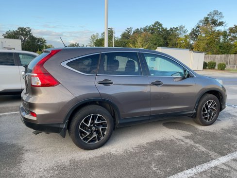 Used 2016 Honda CR-V SE image 5