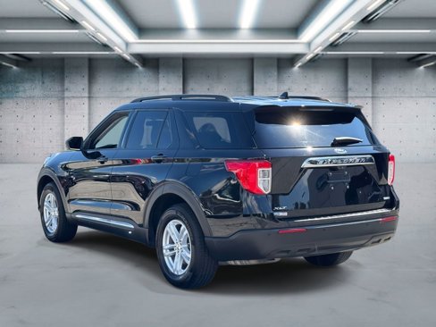 Used 2020 Ford Explorer XLT w/ Comfort Package image 6