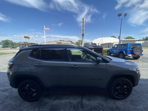 Used 2023 Jeep Compass Trailhawk image 4