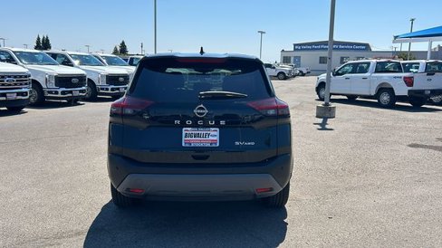 Used 2023 Nissan Rogue SV image 4