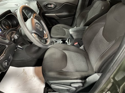 Used 2020 Jeep Cherokee Latitude image 8