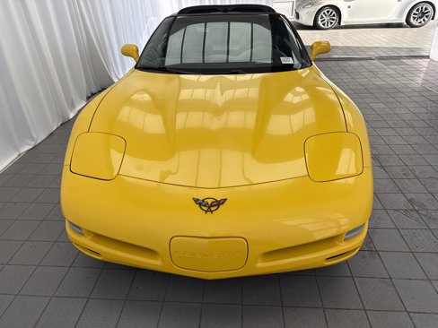 Used 2001 Chevrolet Corvette Coupe w/ Preferred Equipment Group2 image 2