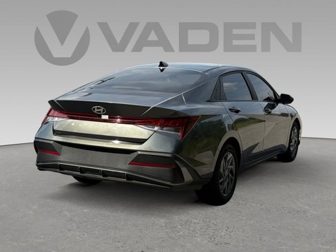 Used 2024 Hyundai Elantra SEL image 16