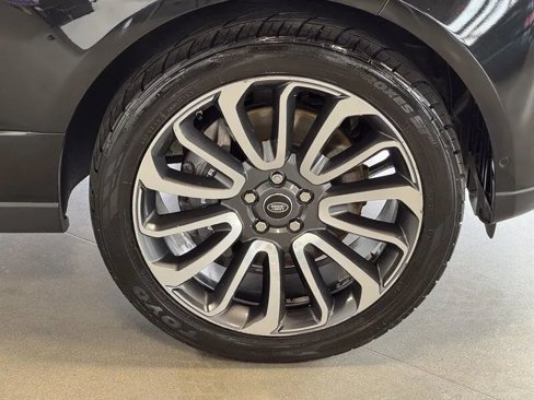 Used 2018 Land Rover Range Rover Long Wheelbase Supercharged image 9