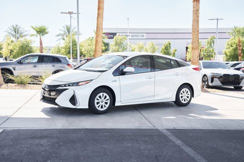 Used 2018 Toyota Prius Prime Premium image 4