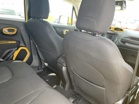 Used 2015 Jeep Renegade Latitude w/ Cold Weather Group II image 34