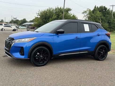 Used 2023 Nissan Kicks SR w/ SR Premium Package image 3