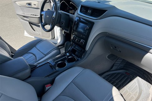 Used 2017 Chevrolet Traverse Premier image 23
