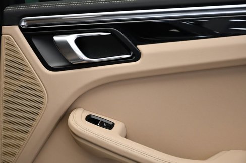 Certified 2023 Porsche Macan image 52