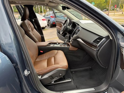 Used 2019 Volvo XC90 T6 Momentum w/ Advanced Package image 9