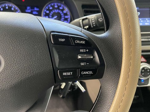 Used 2019 Hyundai Elantra SE image 23