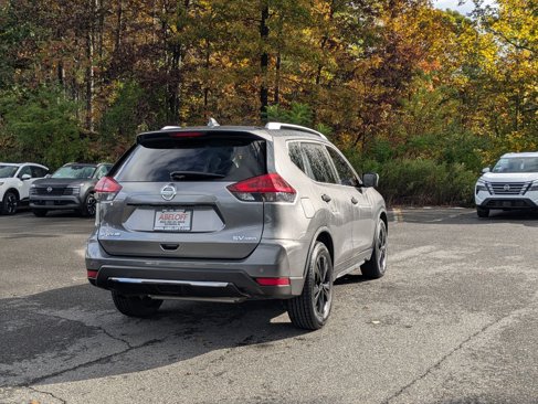 Used 2019 Nissan Rogue SV w/ Sun & Sound Touring Package image 4