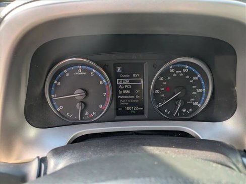 Used 2016 Toyota RAV4 Limited image 10