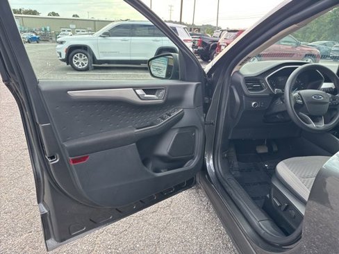 Used 2020 Ford Escape SE image 15