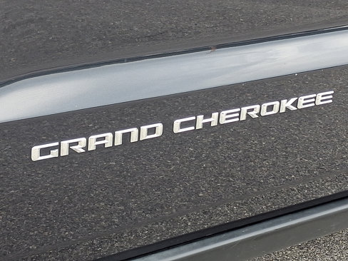Used 2016 Jeep Grand Cherokee Limited image 32
