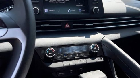 Certified 2023 Hyundai Elantra SEL image 28