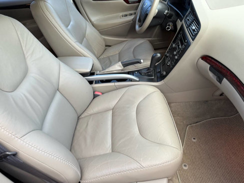 Used 2004 Volvo XC70 image 39