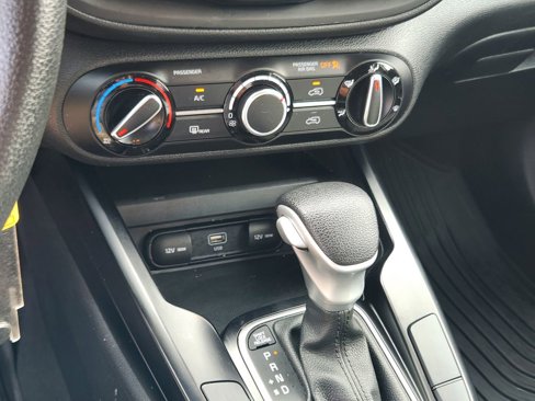 Used 2023 Kia Soul LX image 16