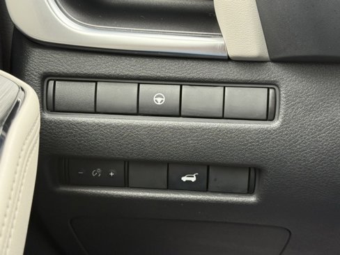 Certified 2021 Nissan Rogue SV w/ Premium Package image 33