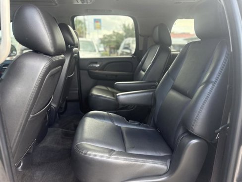 Used 2012 Chevrolet Suburban LTZ image 17