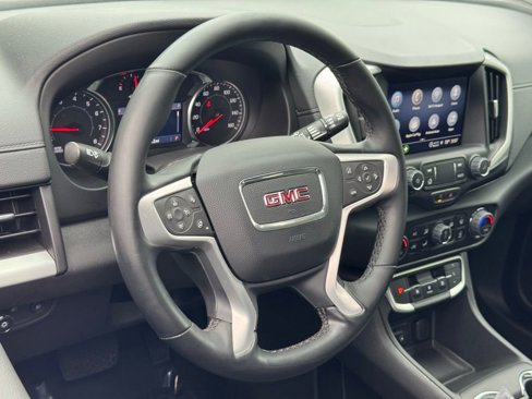 Used 2024 GMC Terrain SLT image 18