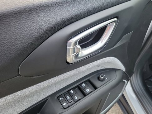 New 2025 Jeep Compass Latitude image 19