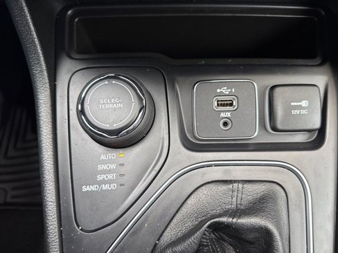 Used 2022 Jeep Cherokee Latitude Lux image 32