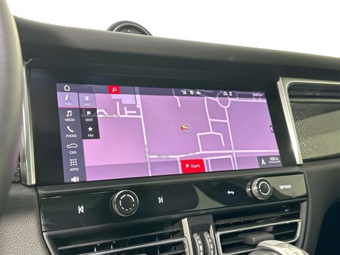 Certified 2024 Porsche Macan w/ Premium Plus Package image 22