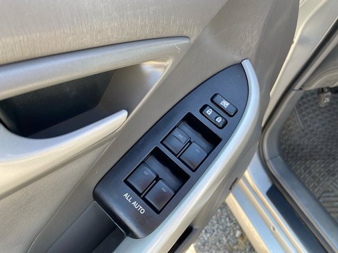 Used 2010 Toyota Prius Five image 12
