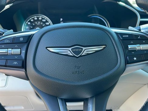 Used 2025 Genesis G70 2.5T image 23