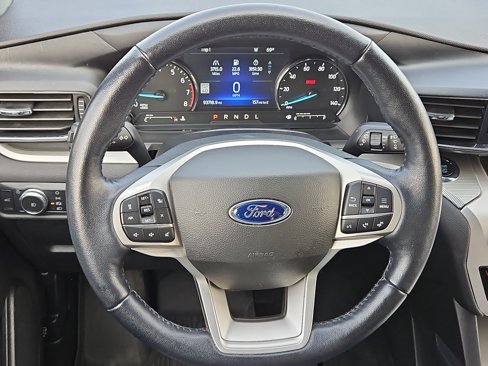 Certified 2022 Ford Explorer XLT w/ Equipment Group 202A image 19