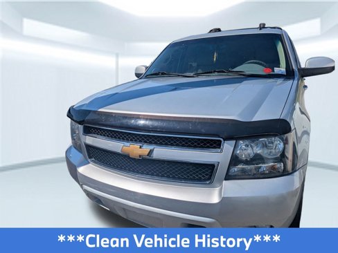 Used 2012 Chevrolet Suburban LT w/ Luxury Package image 2