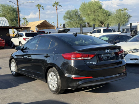 Used 2017 Hyundai Elantra SE image 7