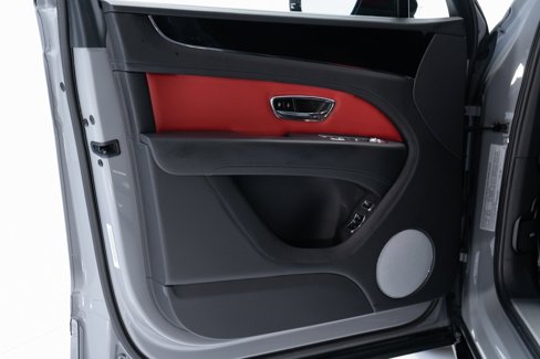 Certified 2023 Bentley Bentayga image 11