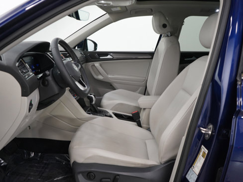 Used 2022 Volkswagen Tiguan SE image 17