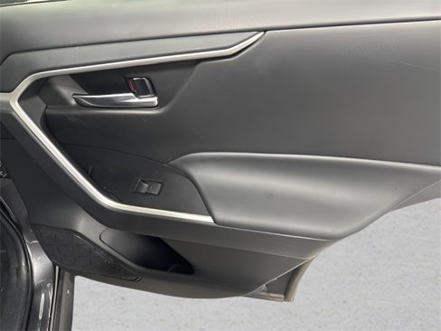 Used 2022 Toyota RAV4 XLE image 29