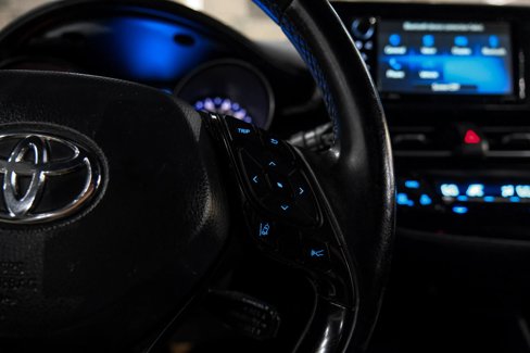 Used 2018 Toyota C-HR XLE image 23
