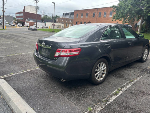 Used 2011 Toyota Camry XLE image 5