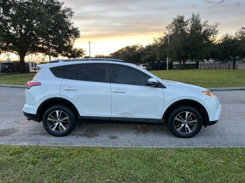 Used 2017 Toyota RAV4 XLE image 6