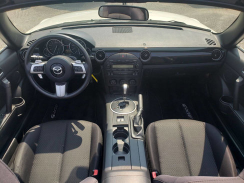 Used 2006 MAZDA MX-5 Miata Sport w/ Appearance Pkg image 9