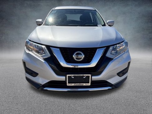 Used 2018 Nissan Rogue S image 2