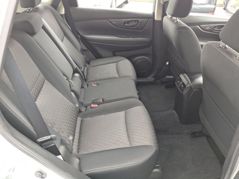 Used 2020 Nissan Rogue S image 21
