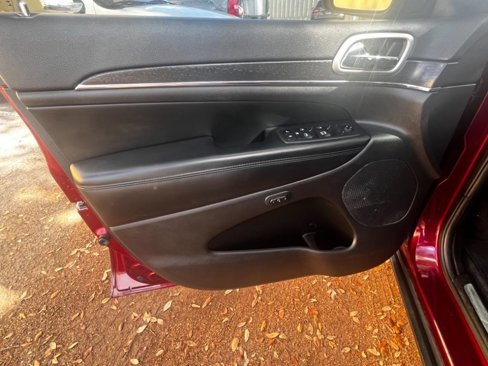 Used 2018 Jeep Grand Cherokee Limited image 20