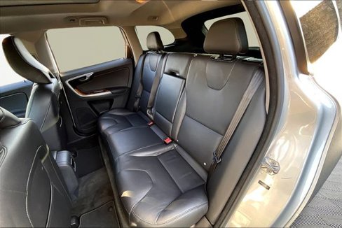 Used 2017 Volvo XC60 T5 Inscription w/ Preferred Option Package image 16