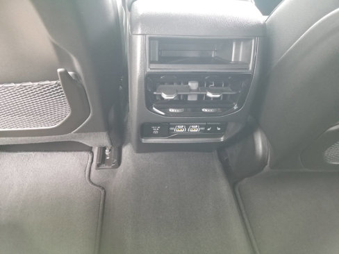 Certified 2023 Jeep Grand Cherokee Limited w/ Black Appearance Package image 12