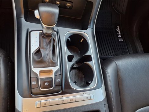 Used 2022 Kia Carnival LX image 22