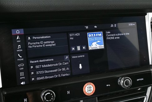 Certified 2024 Porsche Macan image 14