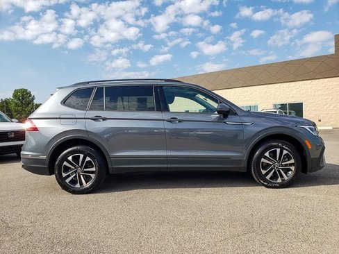 Used 2024 Volkswagen Tiguan S image 4
