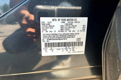 Used 2024 Ford Edge Titanium image 35
